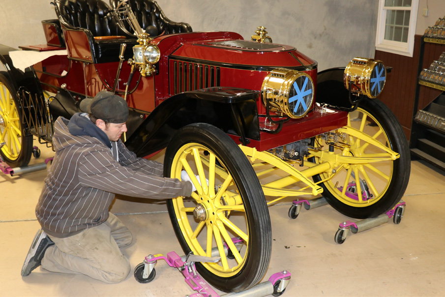 twentieth century fabrics テキスタイル Preservation | The Frick Pittsburgh
