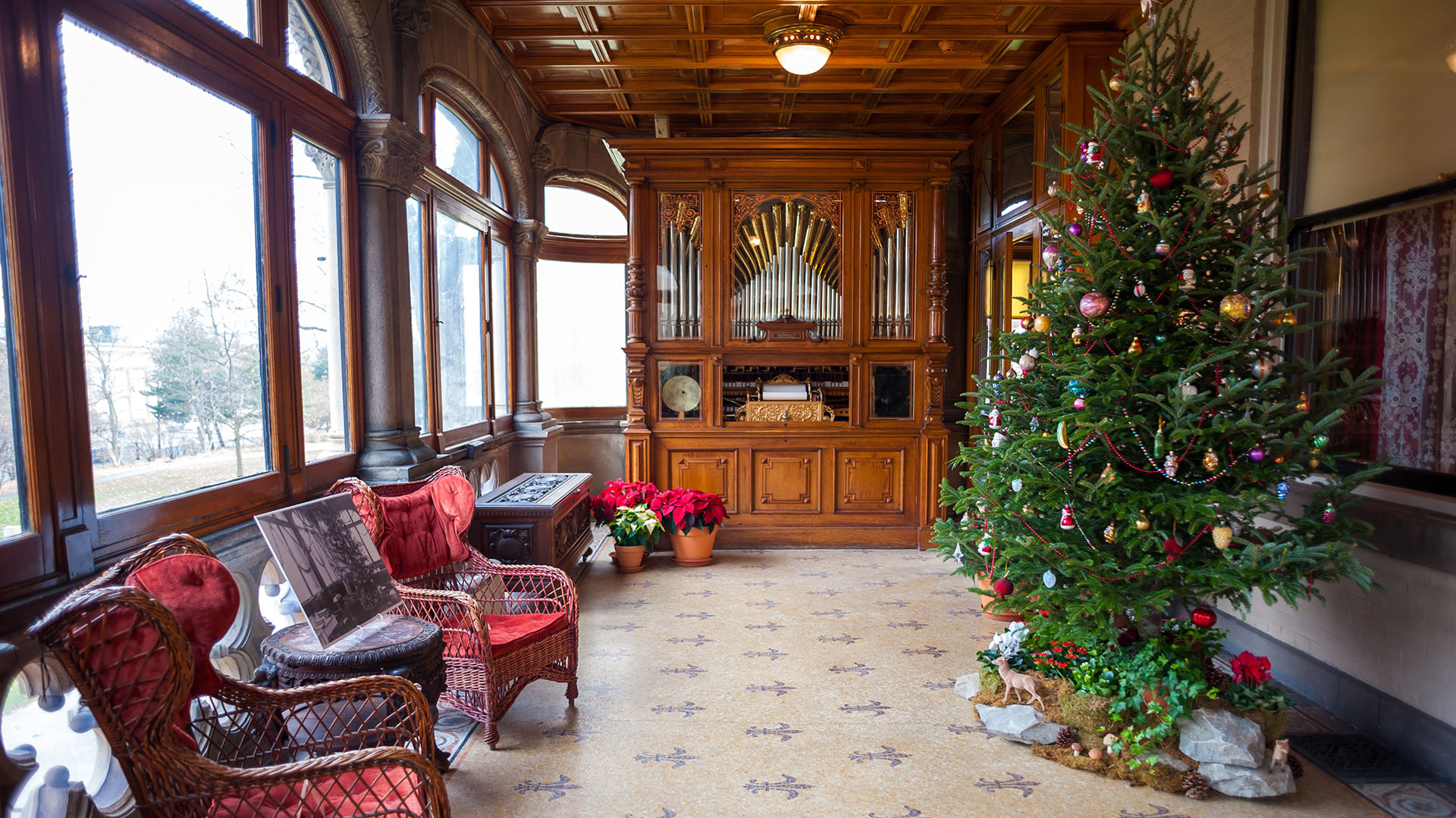 Holiday Zoom Backgrounds | The Frick Pittsburgh