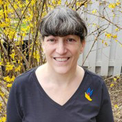 headshot of lisa tamres